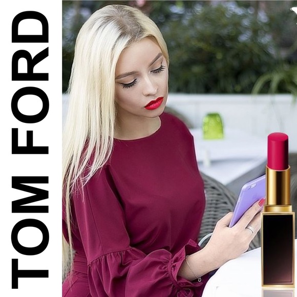 - TOM FORD Lip Color - Satin Matte Notorious